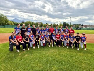 Vorletzte Woche hatten wir wieder einmal ganz besonderen Besuch: Ein Softball Travel Team aus den USA war bei uns am King‘s Field zu Gast!🥎🤩

Diese Tradition läuft schon seit vielen Jahren und ist jedes Mal wieder ein absolutes Highlight✨ Eine gemeinsame Trainingssession, ein freundschaftliches Game und als perfekten Abschluss des Ganzen natürlich auch ein gemeinsames Abendessen 🌭🥗

Ein riesiges Dankeschön an unsere Gäste für den tollen Tag und die jahrelange Freundschaft! Wir freuen uns schon jetzt aufs nächste Mal😊

#Fiassa #RBNation #HomeoftheKing