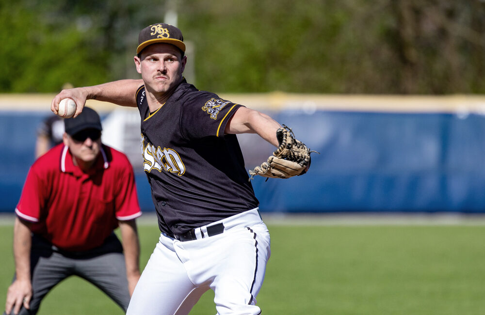 Silvan Zacek Pitching