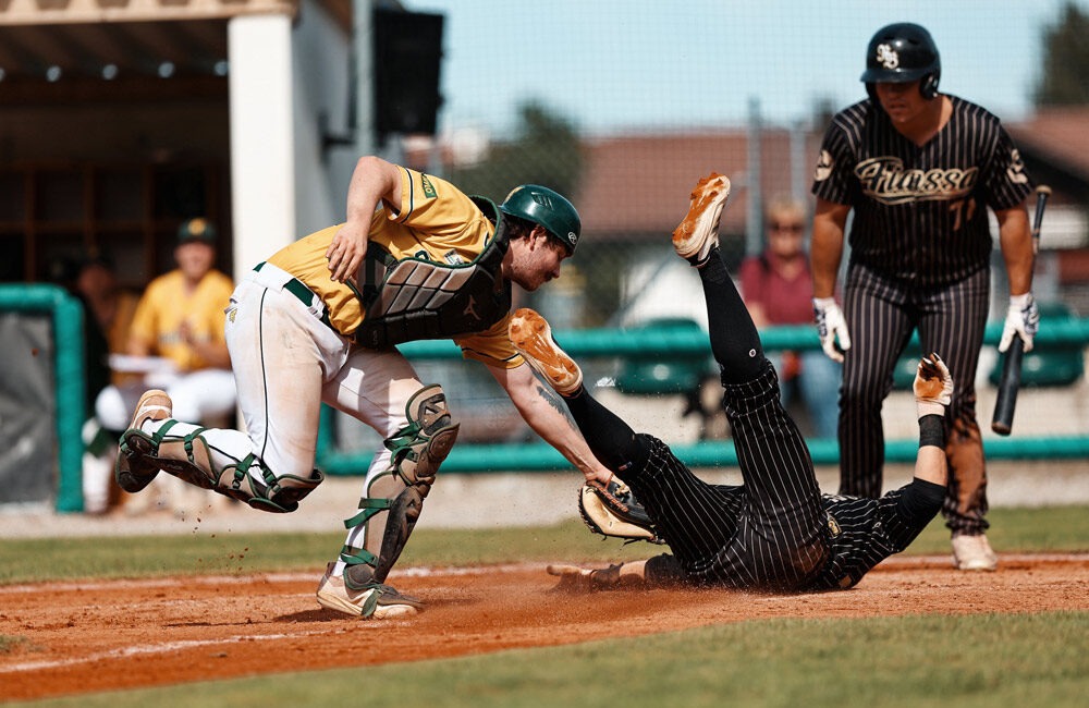 Tag Play Homeplate Chris Kleber