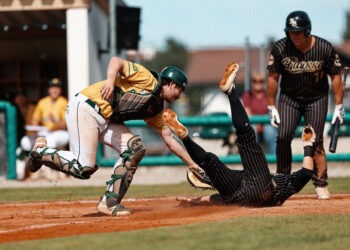 Tag Play Homeplate Chris Kleber