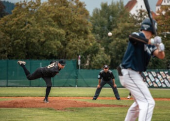 Daniel Mendelsohn Pitching